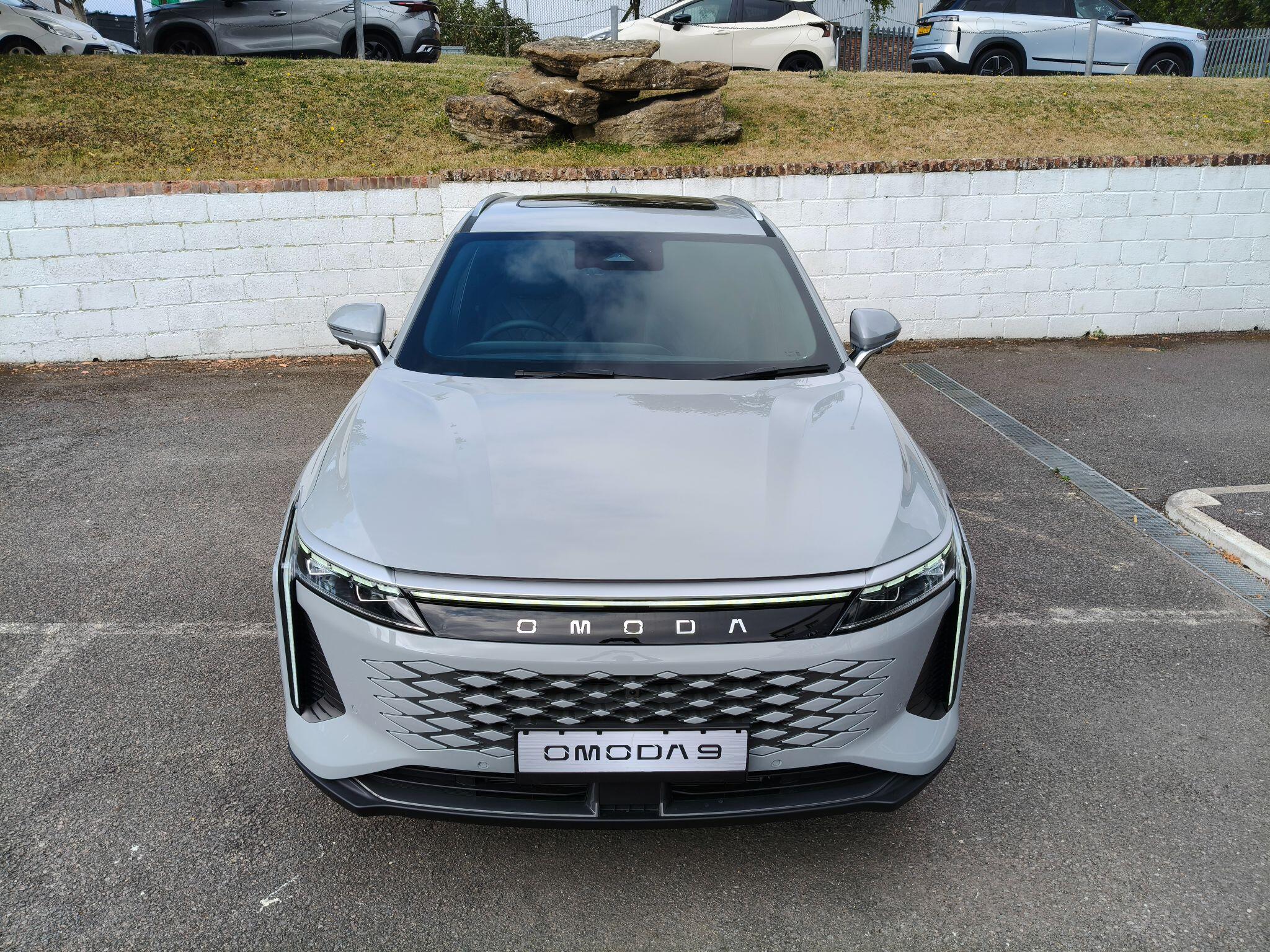 Large vehicle image